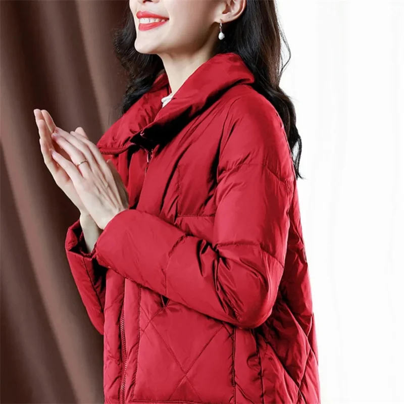 Short Down Padded Coat Women 2022 New All-Match Winter Small Fashionable Foreign Style Mother Winter Thickened Coat Solid Color