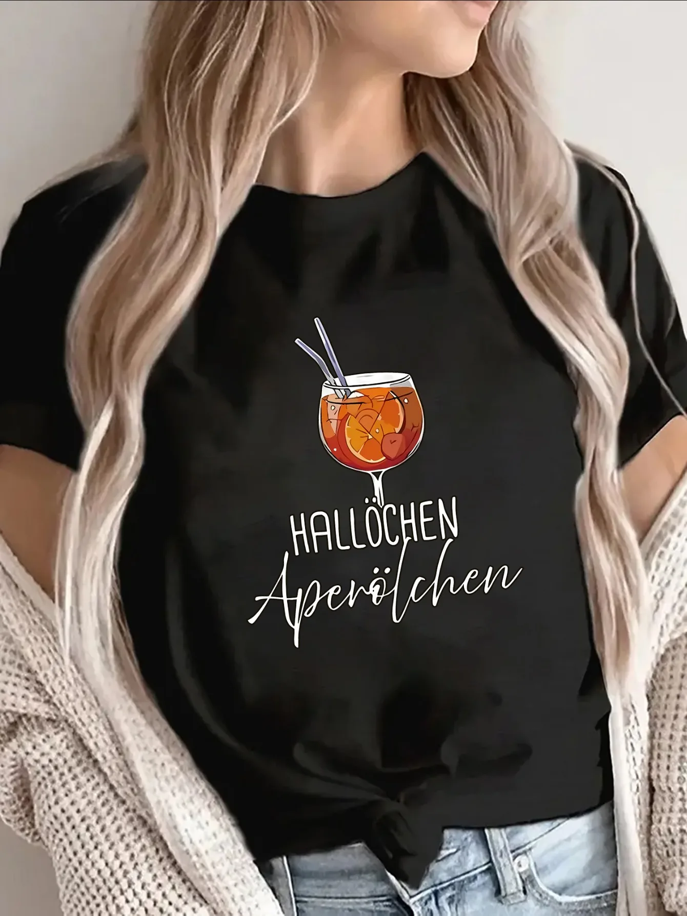 T-shirt à manches courtes avec motif Aperol Spritz, vêtement décontracté pour bar, lounge et durable, parfait pour une tenue de soirée ou de restaurant.