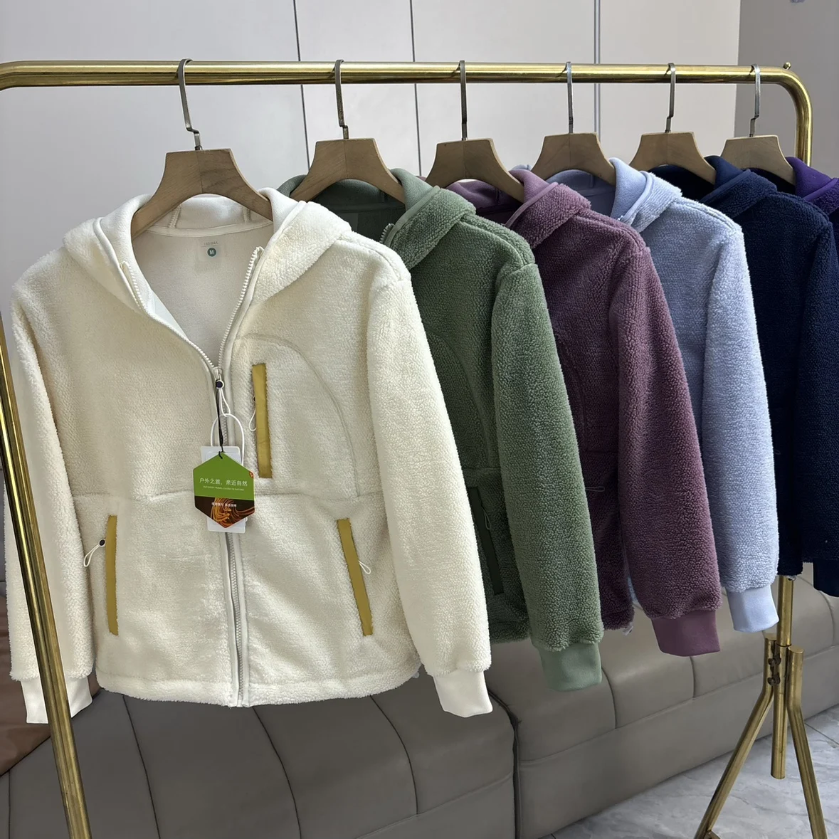 

Женская уличная флисовая куртка с капюшоном, двусторонняя, с гарантированным теплом, прямого кроя, современная, с длинными рукавами, на молнии