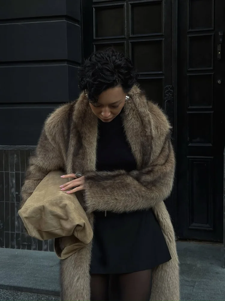 المرأة الفاخرة التلبيب فو الفراء سترة الأزياء التلبيب كم كامل أفخم فضفاضة الدافئة سترة طويلة سيدة الشتاء تخفيف الشارع ملابس خارجية