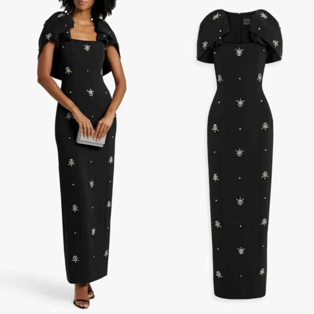 Szyte na miarę eleganckie, wysokiej jakości sukienki wieczorowe z plisami, zdobione dżetami, z prostym kwadratowym dekoltem, długie, dostępne rozmiary, klasyczne.