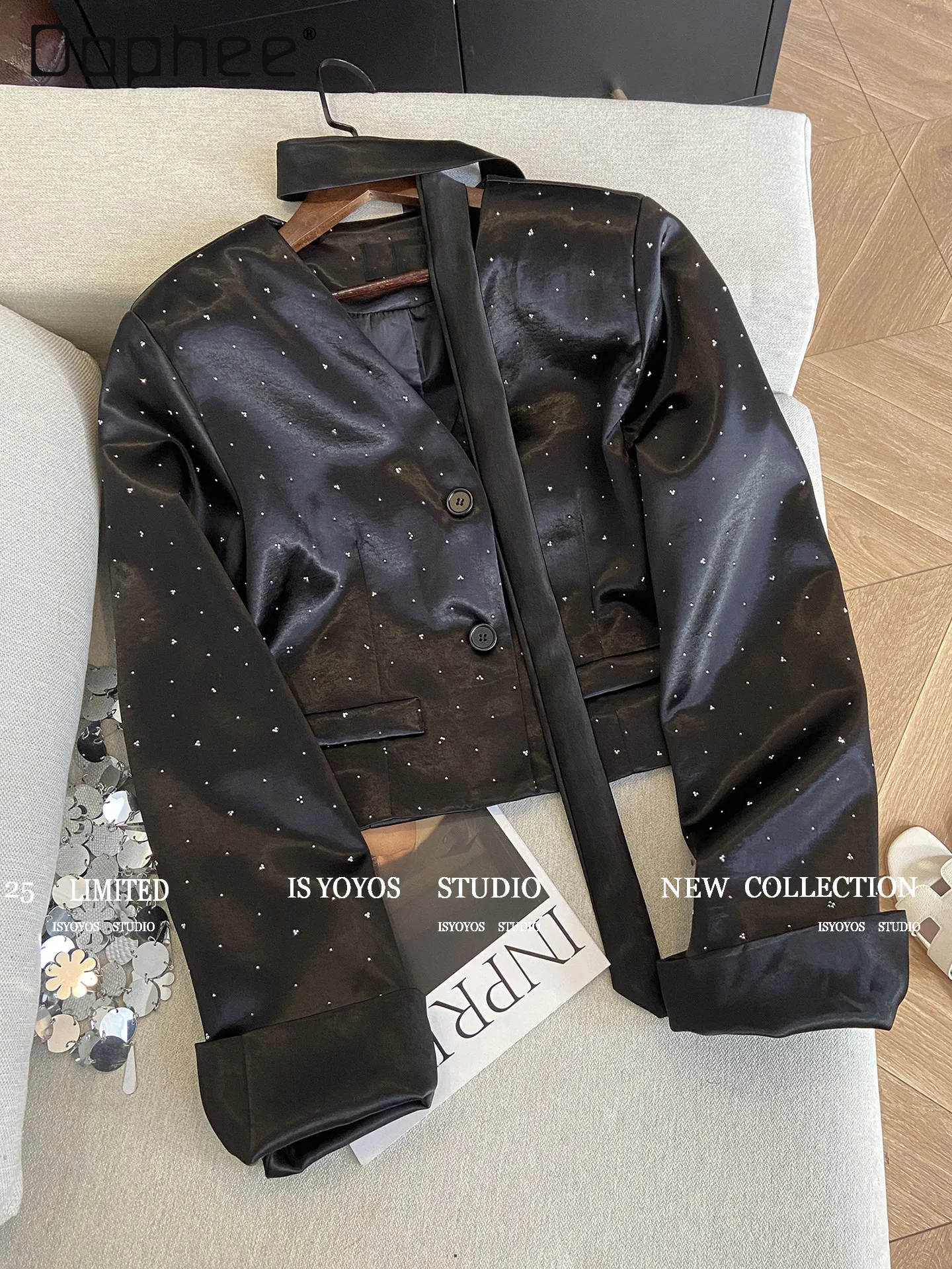 

Black Heavy Industry Hot Diamond Ribbon V-Neck Blazer Women's Spring 2026 New Korean Fashion Casual Versatile Short Suit Coat