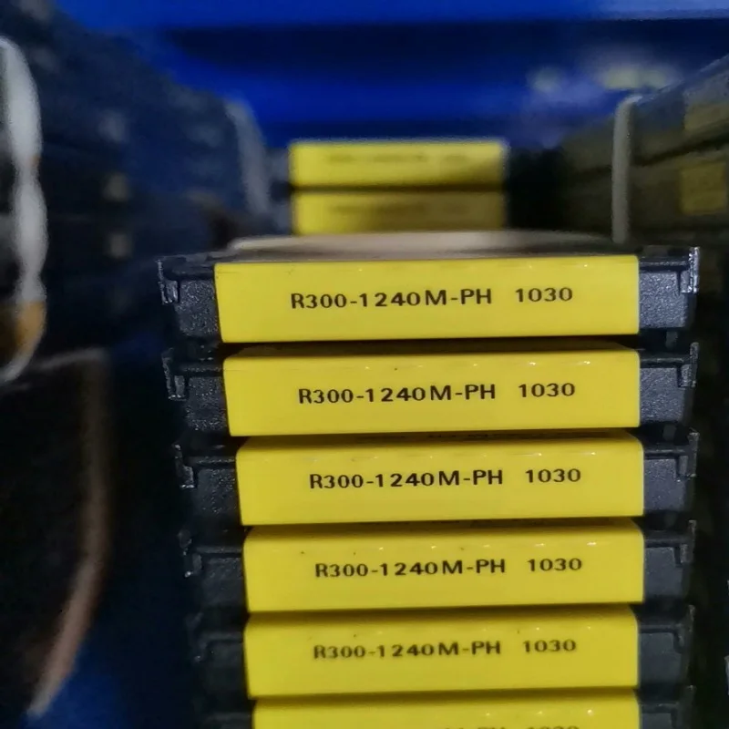 

Hard alloy cutting blades R300-1240M-PH 1010