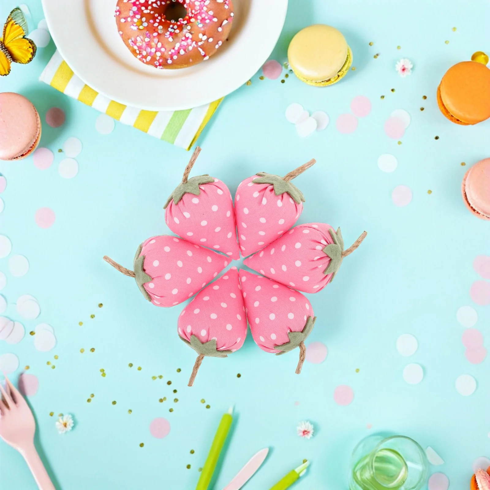 

6pcs Simulated Strawberry Decoration Non-woven Fabric Accessories Realistic Design Versatile Home Decor Faux Fruit Ornament