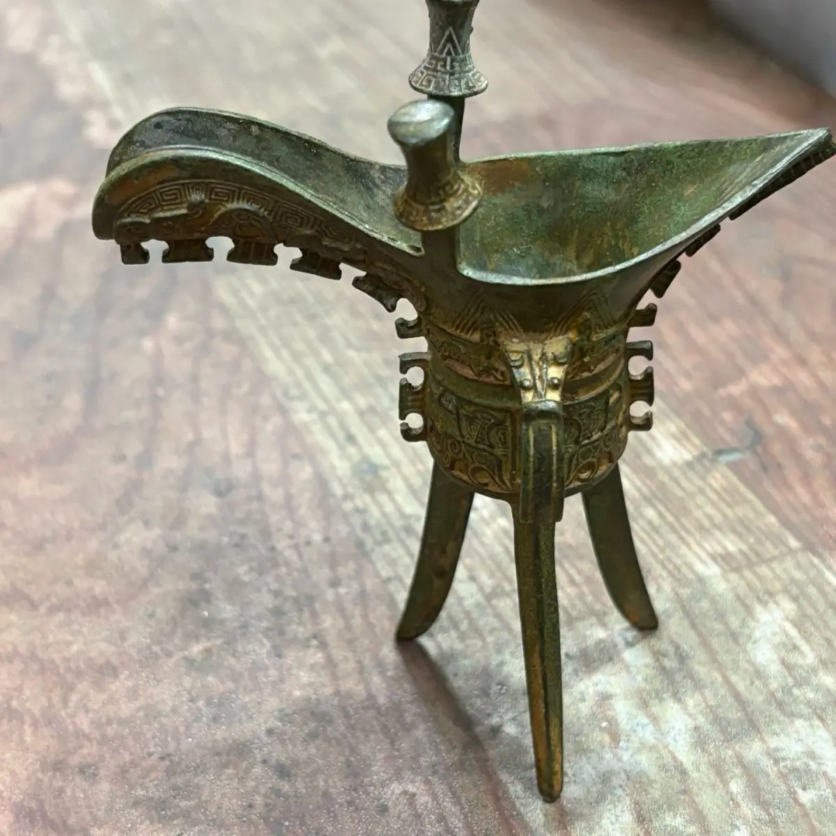 Retro Flange edges tripod Jue Cup Wine Vessel Ornament Decoration Tea Pet Figurines Desk Decor Accessories