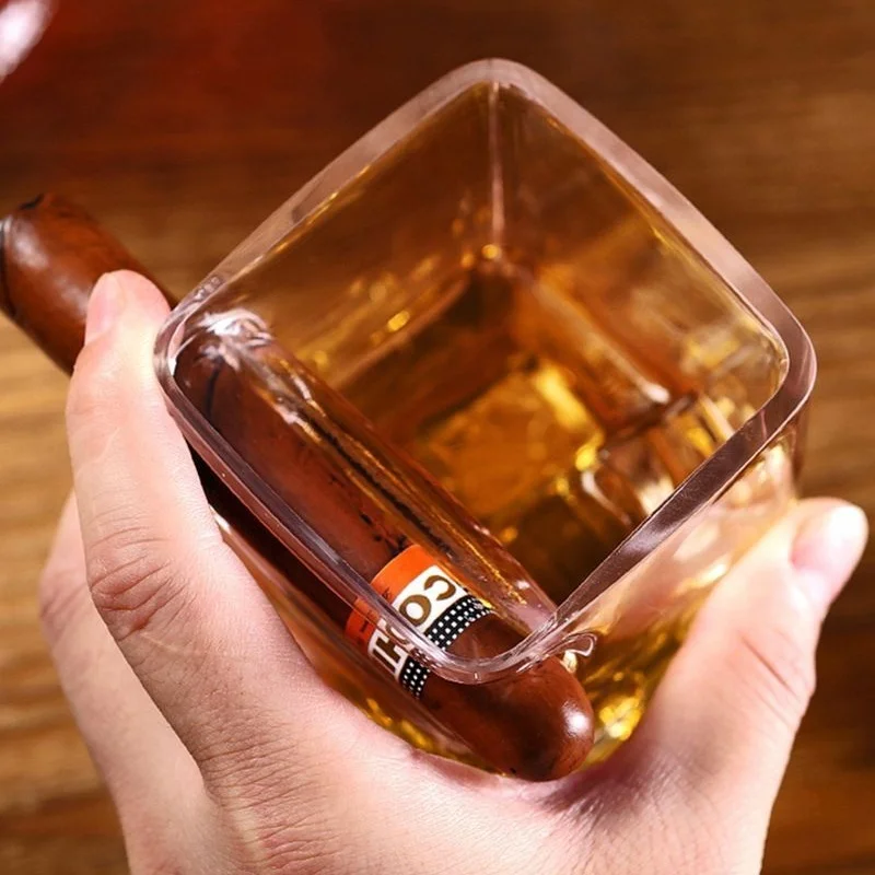 

1Pcs Fashion Originality Cigar Cup Transparent Wine Glass for Men's Fashion Cigar Whisky Cup Home Deco Party Supplies