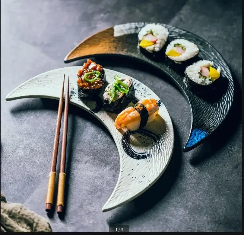 

Creative Japanese-style ceramics moon plate dish Sushi Japanese cuisine level Snack tray Home kitchen decoration christmas