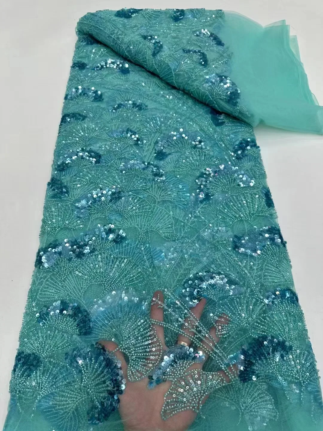 

African French Handmade Beaded Lace Fabric 2024 High Quality Groom Lace Fabric Nigerian Tulle Sequins Lace Fabric For Wedding