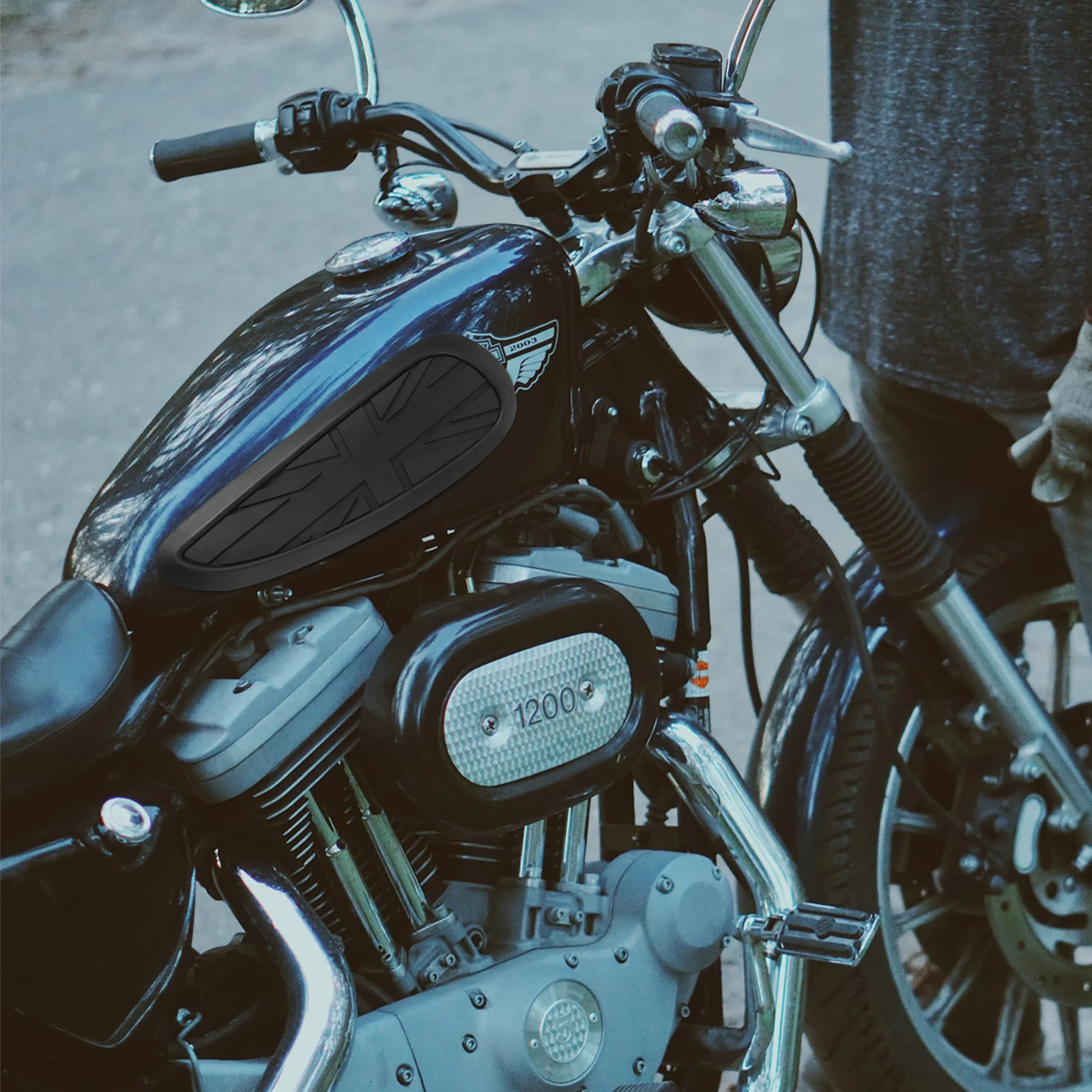 

1Pair Fuel Tank Sticker Retro Modified Motorcycle Nonslip Traction Pads Tank Protector Durable Rubber Pads Modified Sticker
