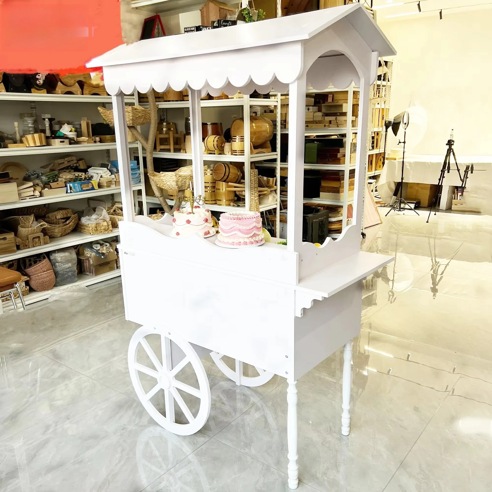 Large and beautiful floats, trolleys, plant stands and display stands for wedding and holiday decorations are packed in cartons