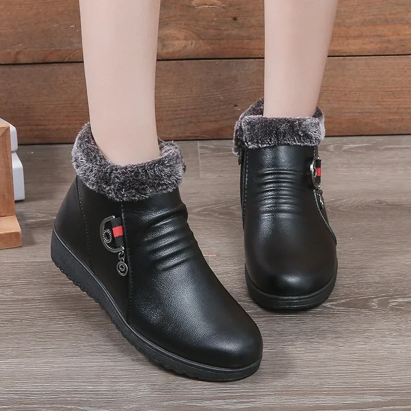 Zapatos de cuero antideslizantes con forro polar y tacón plano para mujer, calzado de invierno para personas de mediana edad y mayores, zapatos de algodón con velcro