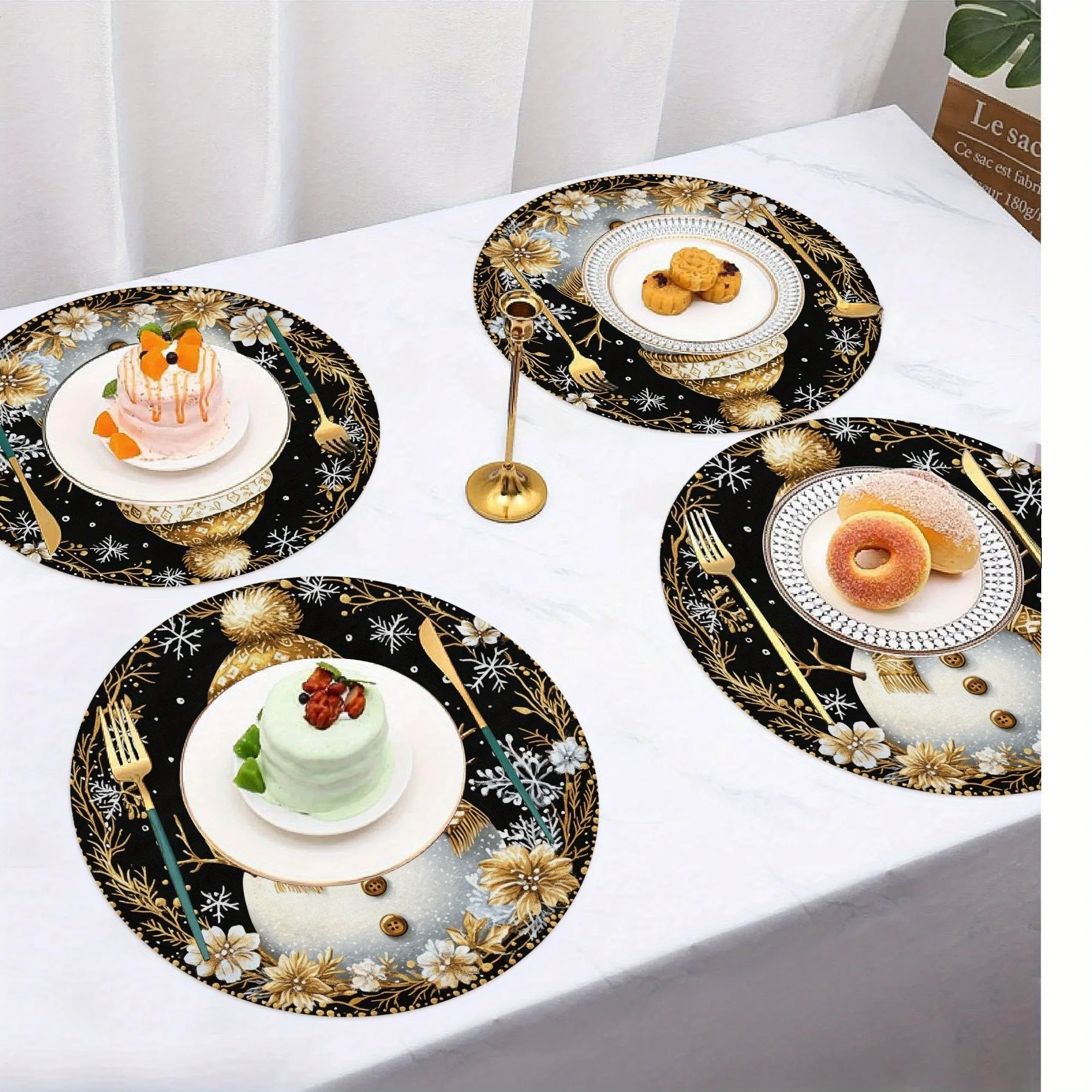 2/4/6/8Pcs Christmas Round Placemats Made of Polyester Woven Fabric, Printed with a Bunch of Christmas Red Pine Trees and Cookie Patterns, Washable, Suitable for Holiday Table Decoration