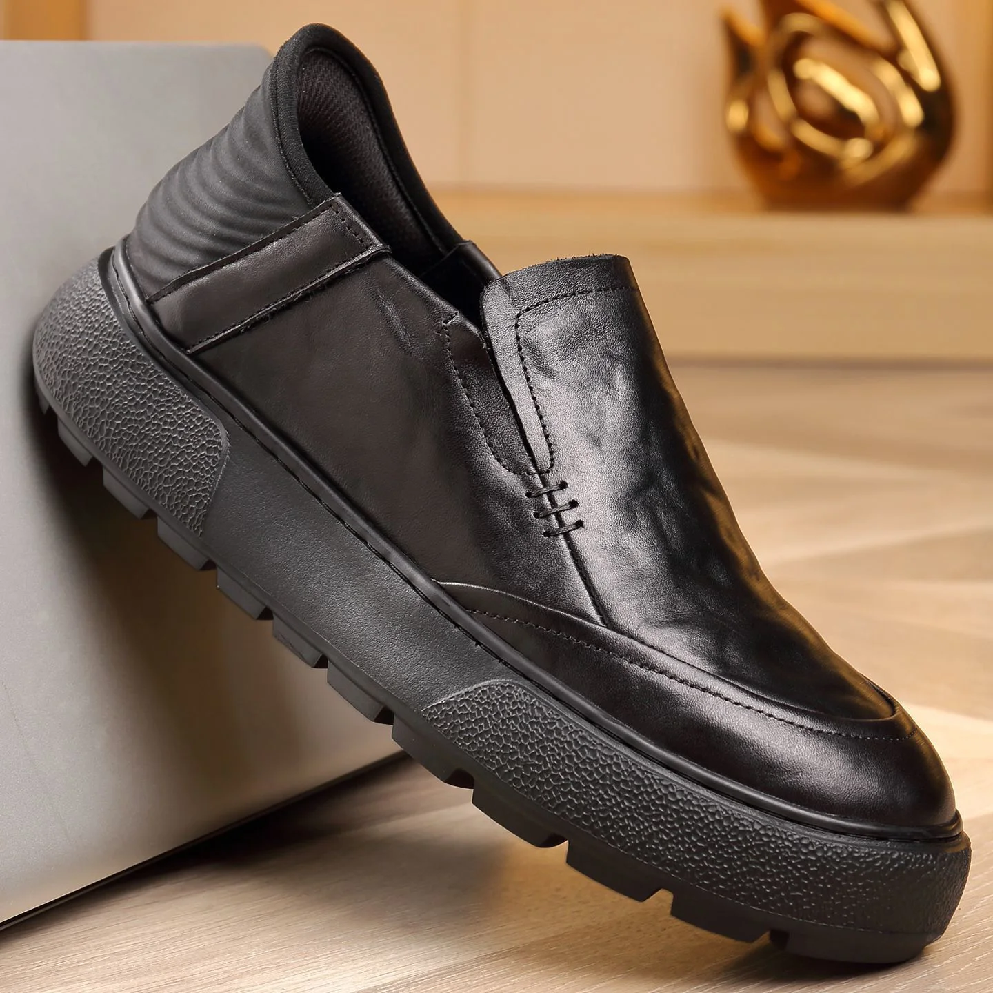 أحذية من الجلد الطبيعي للرجال كاجوال للعمل والمكتب والقيادة أحذية بدون كعب مسطحة سهلة الارتداء أحذية رياضية كسول أنيقة ذات نعل سميك