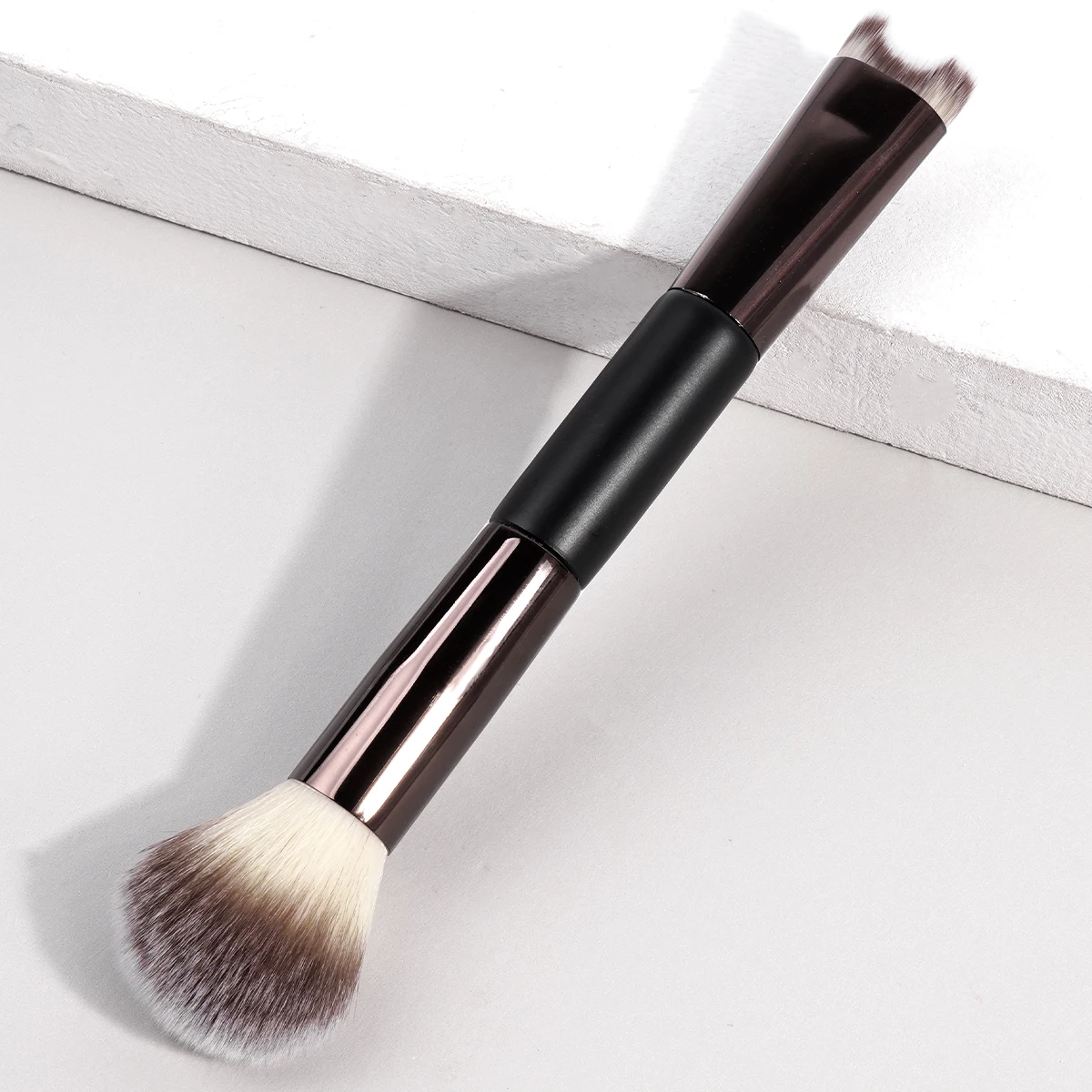 MAANGE Nose Contour U-Shaped Makeup Brush for Sculpting And Defining Double Head Foundation Highlighter Brush Nose Shadow Brush