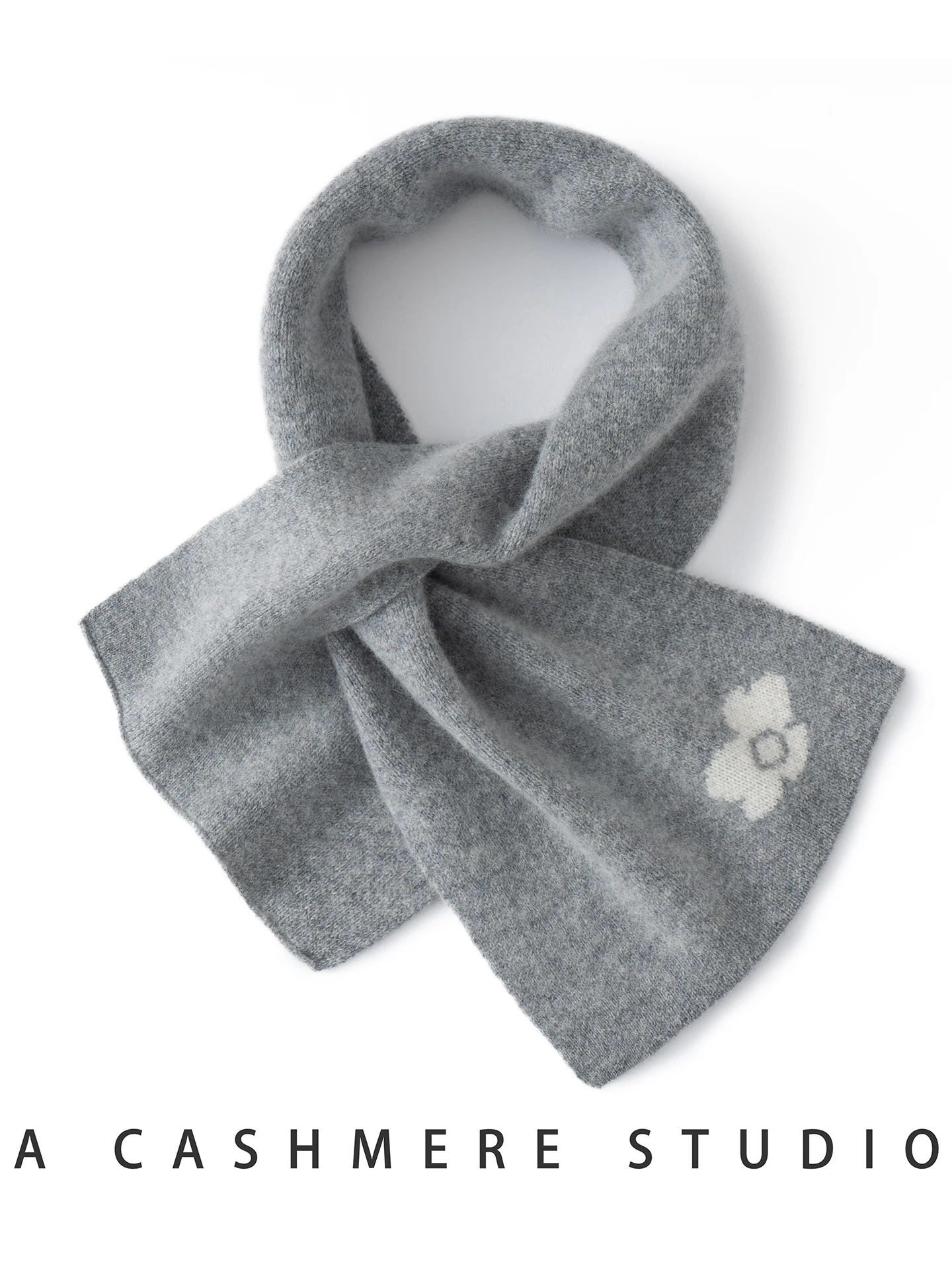 faionable-small-cross-patterned-camere-scarf-women's-knitted-wool-ne-warmer-versatile-autumn-winter-warmth-protection