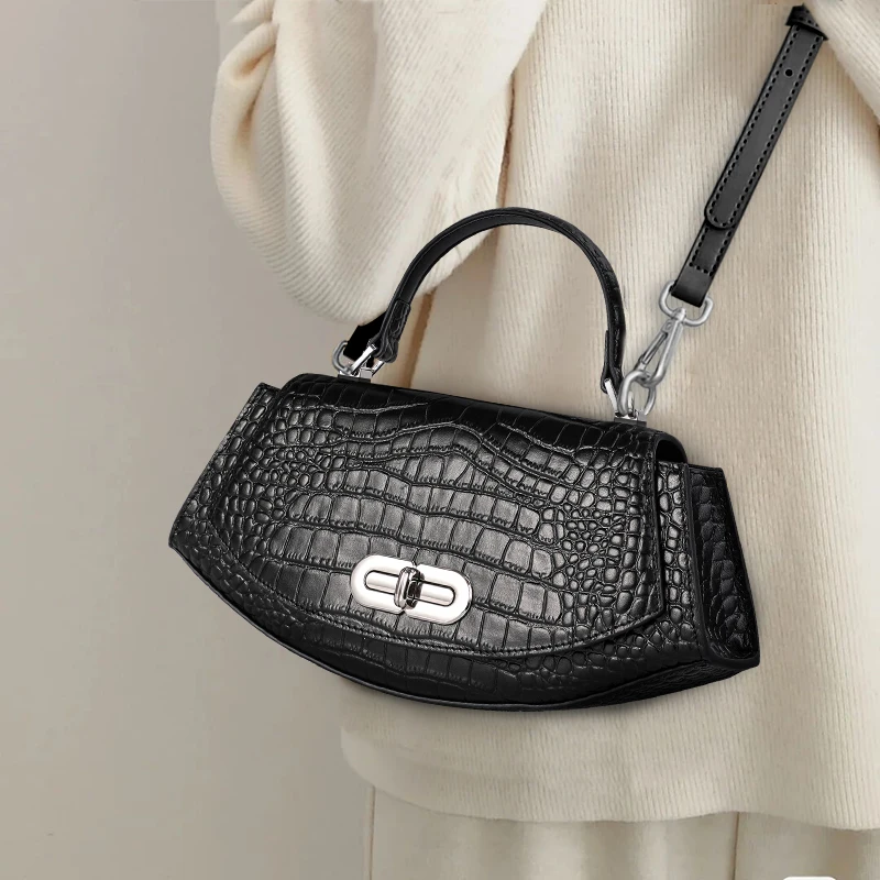 

Aidrani The new women's single shoulder crossbody bag with a black crocodile pattern has a unique appearance Made of cowhide