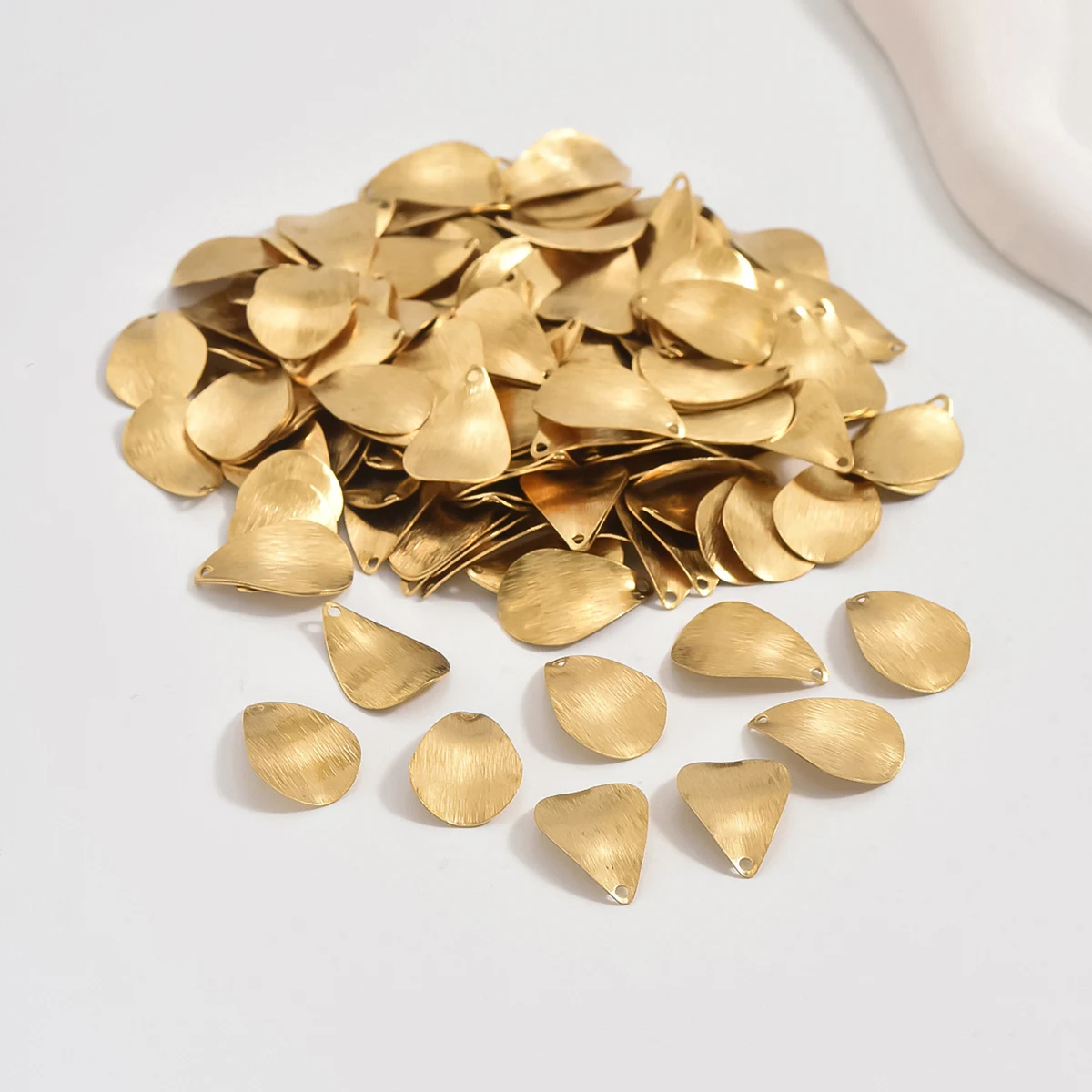 50pcs original brass bracelets, necklaces, DIY accessories, single hole geometric texture brushed water droplet pendant