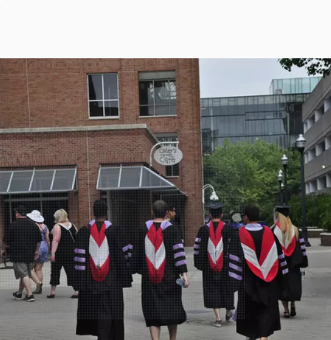 Conjunto de três peças de vestido de graduação para a universidade do estado do estado do estado do estado do estado do estado do estado do estado do estado do estado da universidade