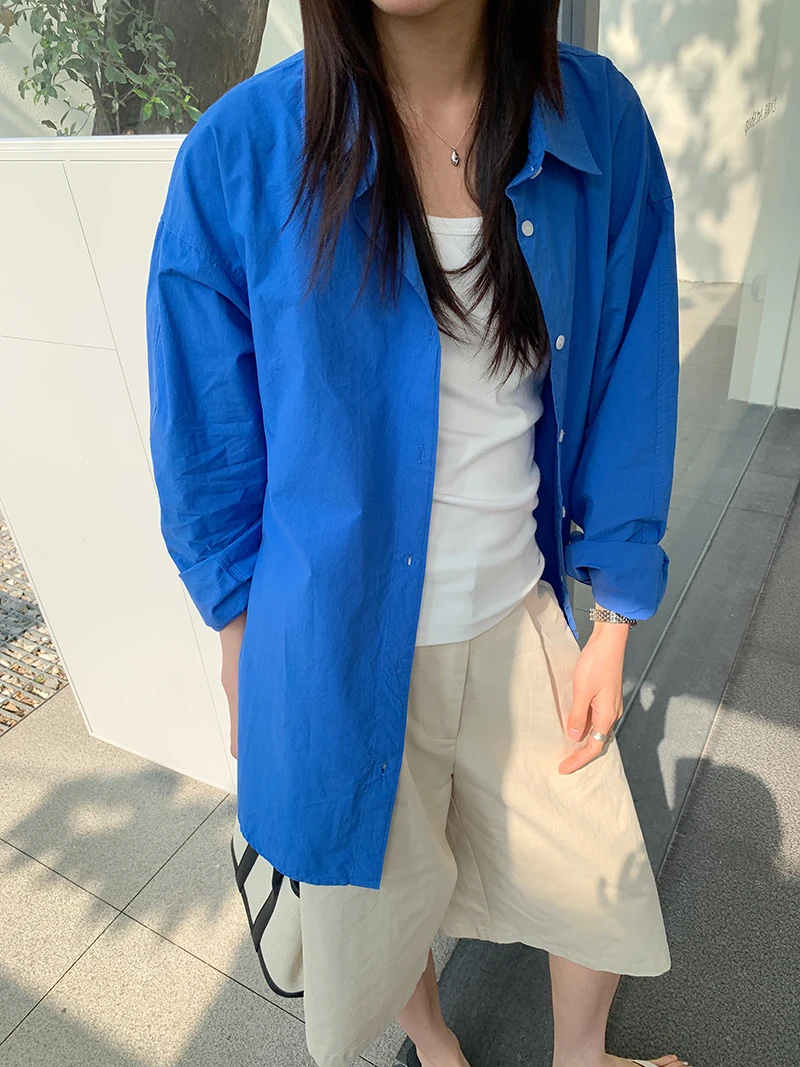 

Весенне-летняя женская повседневная свободная рубашка с длинными рукавами и отложным воротником, однотонная.