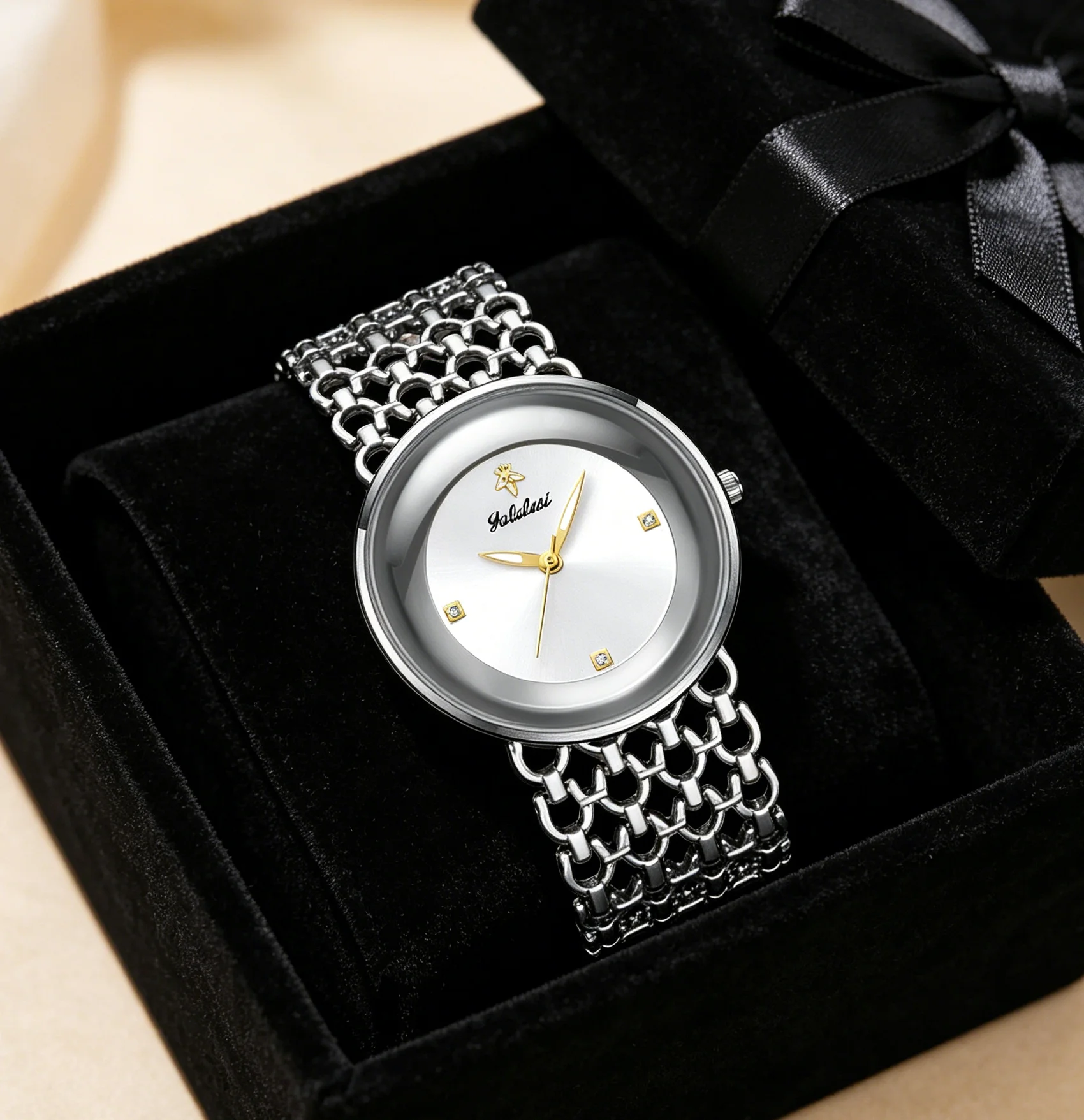 YaLaLuSi Minimalist Silver Ladies Wristwatch Slim Round Case Subtle Crystal Dot Indices Hollow Interlocking Paperclip Metal Band Fashion Quartz Watch For Daily Work Casual Outfits