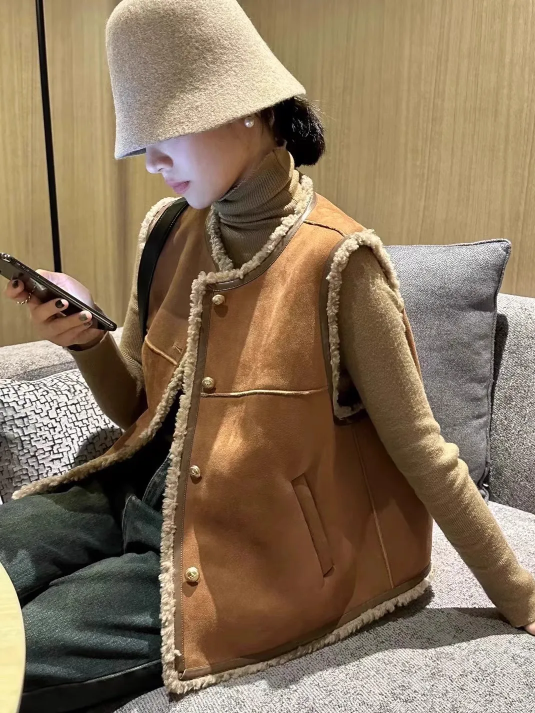 

Lamb Fur ort Vest Jaet Women's Thiened Autumn Winter New Sle European Goods Commute round Ne Single Button Closure