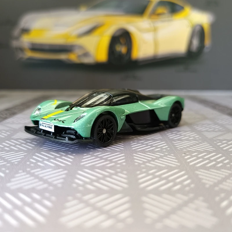 1:64 simulation Aston Martin Valkyrie alloy supercar model rich in details, finely crafted, and of good quality