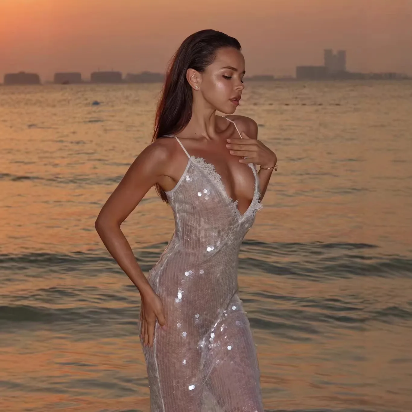 Picture 5: New Neck Halter Dress 2026 Women's Fashion Sexy Suspender Sequin Knitted Dress