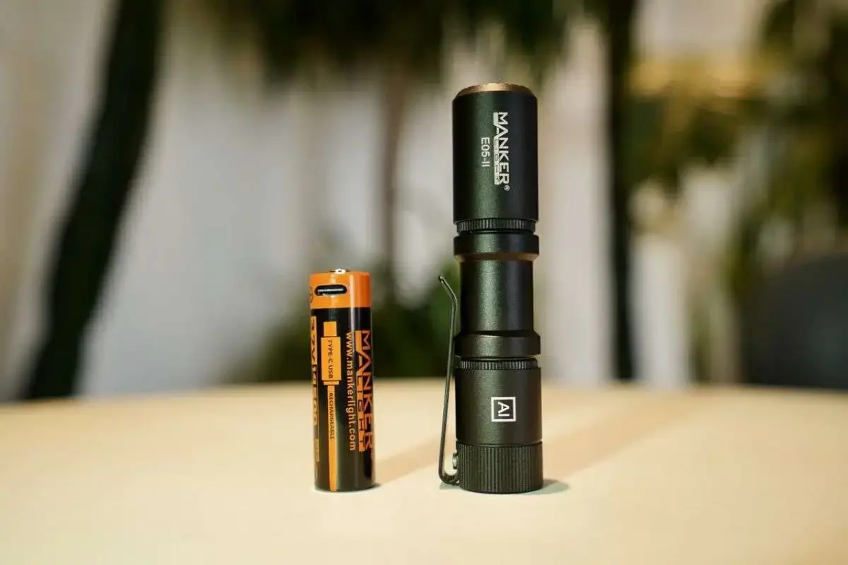 Manker E05II 1300 Lumens EDC Flashlight