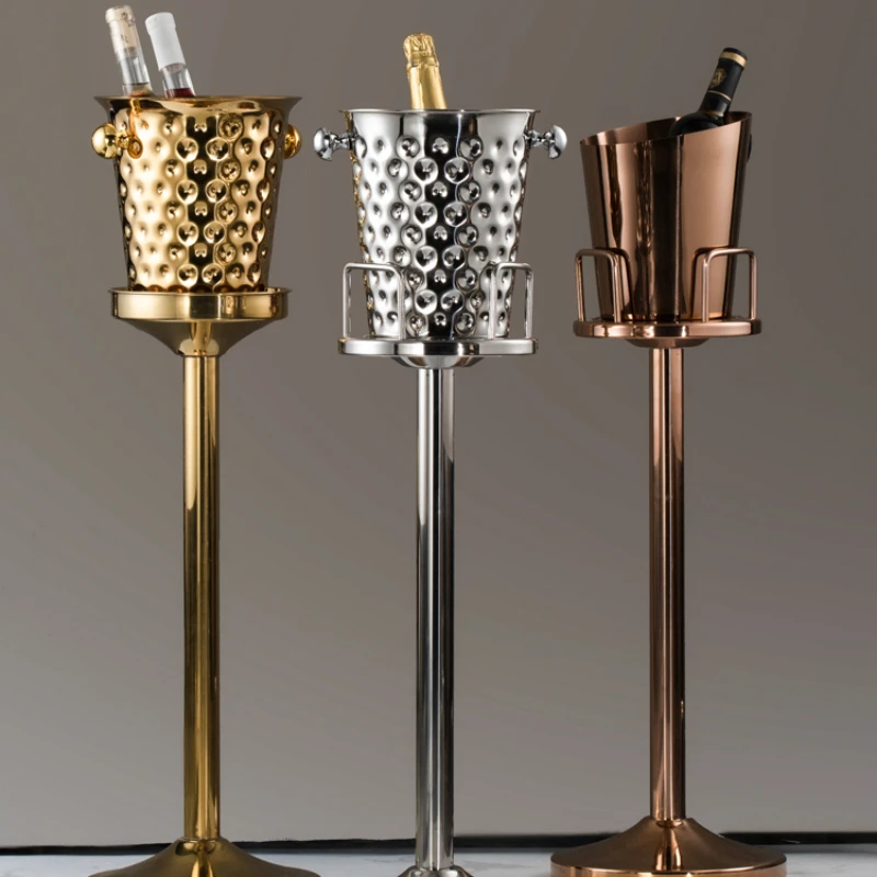 

Thickened metal stainless steel ice bucket rack, European style deer antler champagne bucket hammer pattern ice bucket