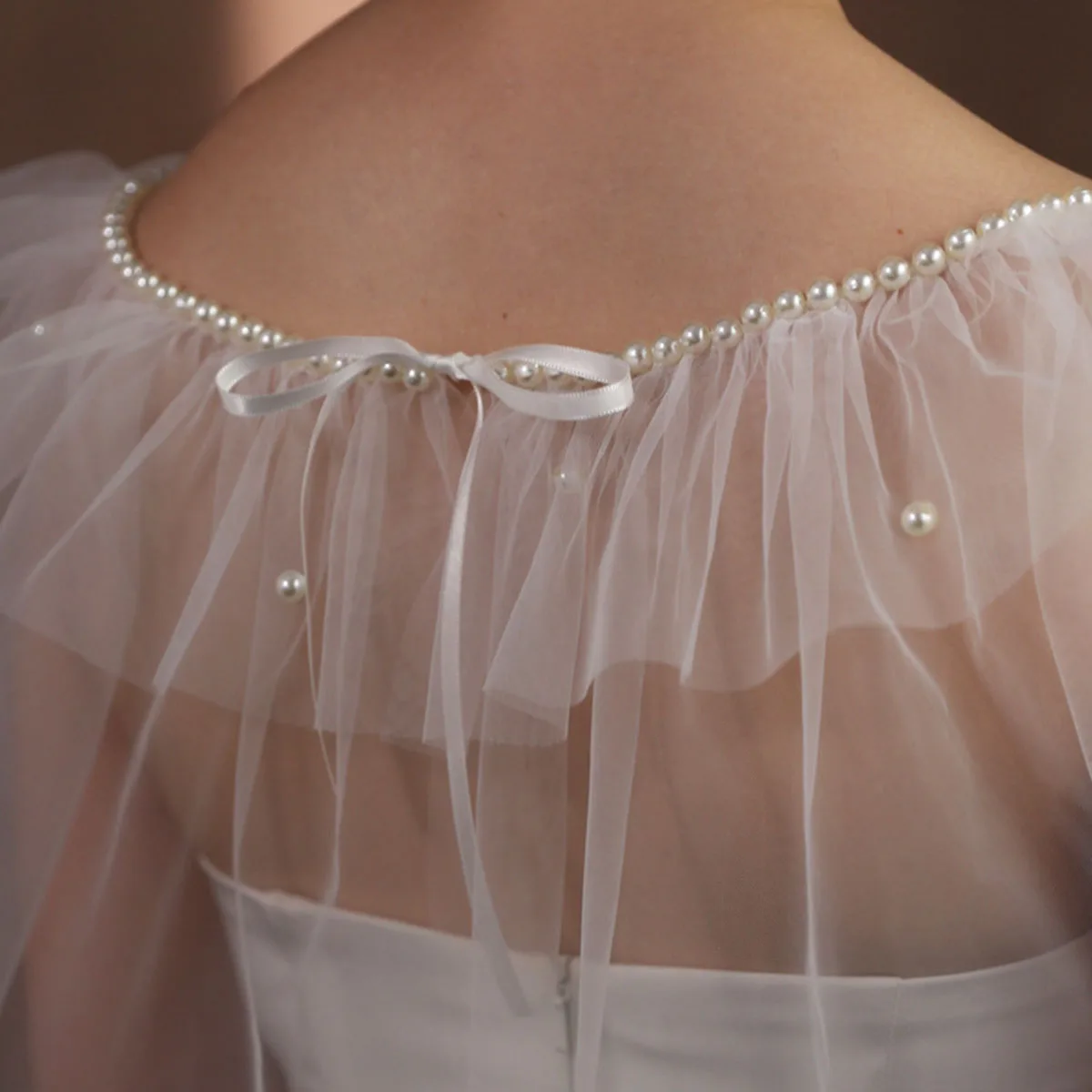 SLBRIDAL Eleganter Weißer Spitzenblumen-Brautschultertuch Hochzeitsschleier Hochzeitszubehör für Braut Hochzeit Damen – Detail 3