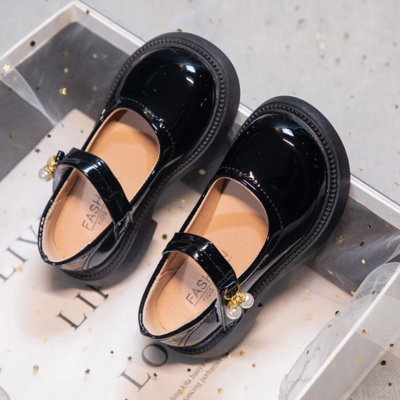 

Girls Leather Shoes Chic Princess Sweet Black Mary Janes with Pearl Pendant for Party Wedding Back To School Dress Flat Shoes