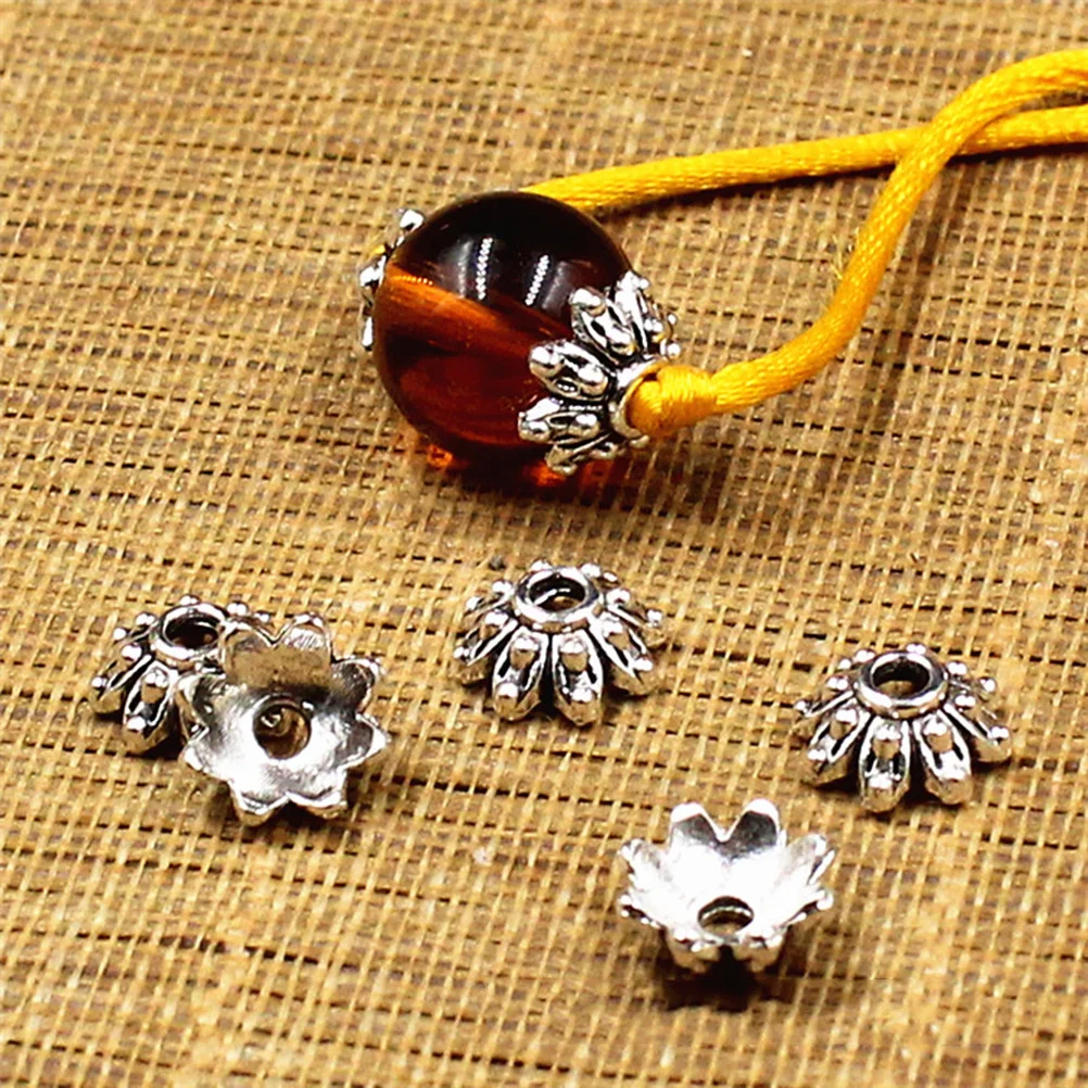 

Mixed Alloy Tibetan Silver Flower Pendants Suitable for Necklace Bracelet Earrings DIY Jewelry Accessories Craft Charms