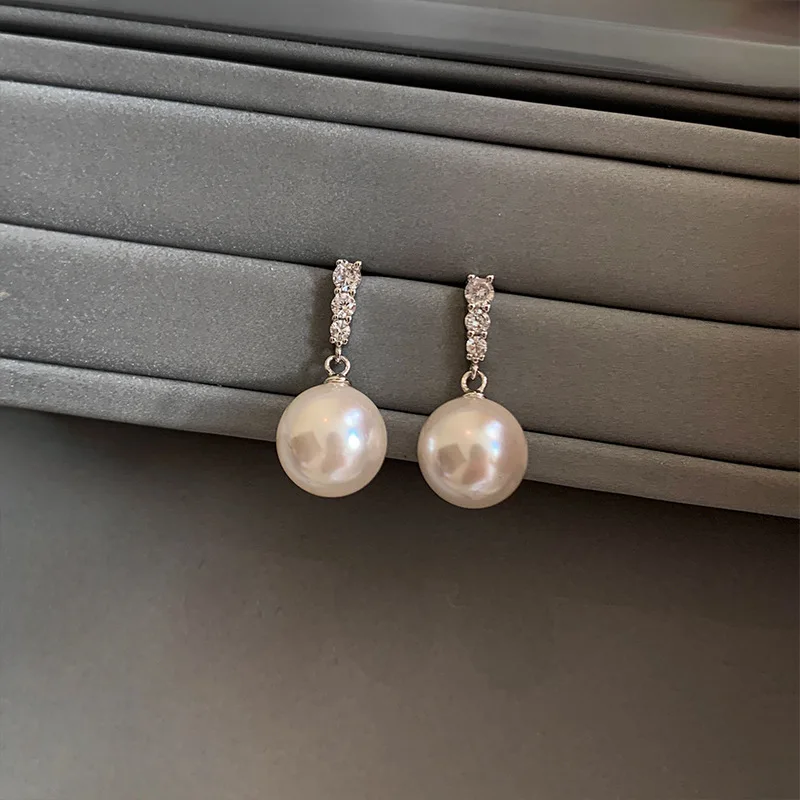 Korean Version Sterling Silver Pearl Stud Earrings Stylish Elegant Exquisite Fashionable High End Pearl Earrings for Women
