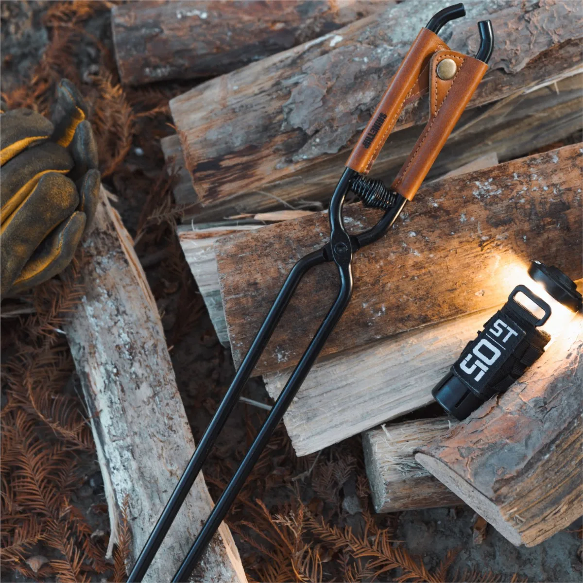 shinetrip-a485-extended-carbon-steel-fire-tongs-picnic-bbq-camping-anti-scald-heat-resistant-fire-poker-with-leather-sheath