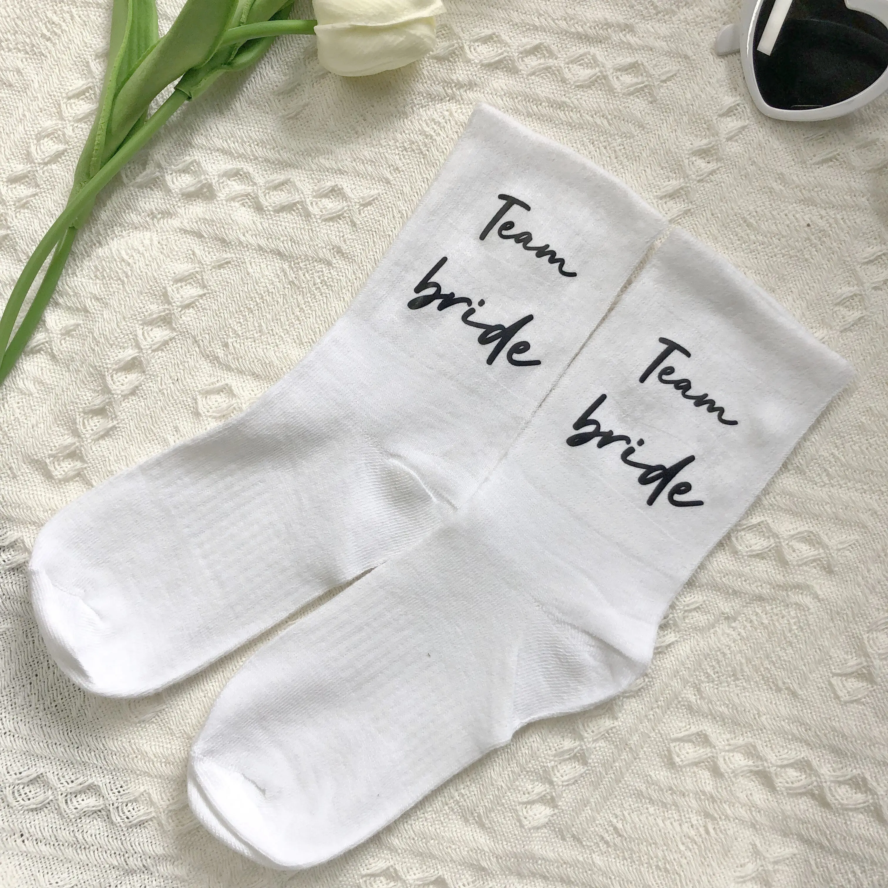 1Pair Bride/Team Bride Socks, Wedding Decoration Supplies, Bridal Shower Party Photo Props, Creative Bridesmaid Gifts