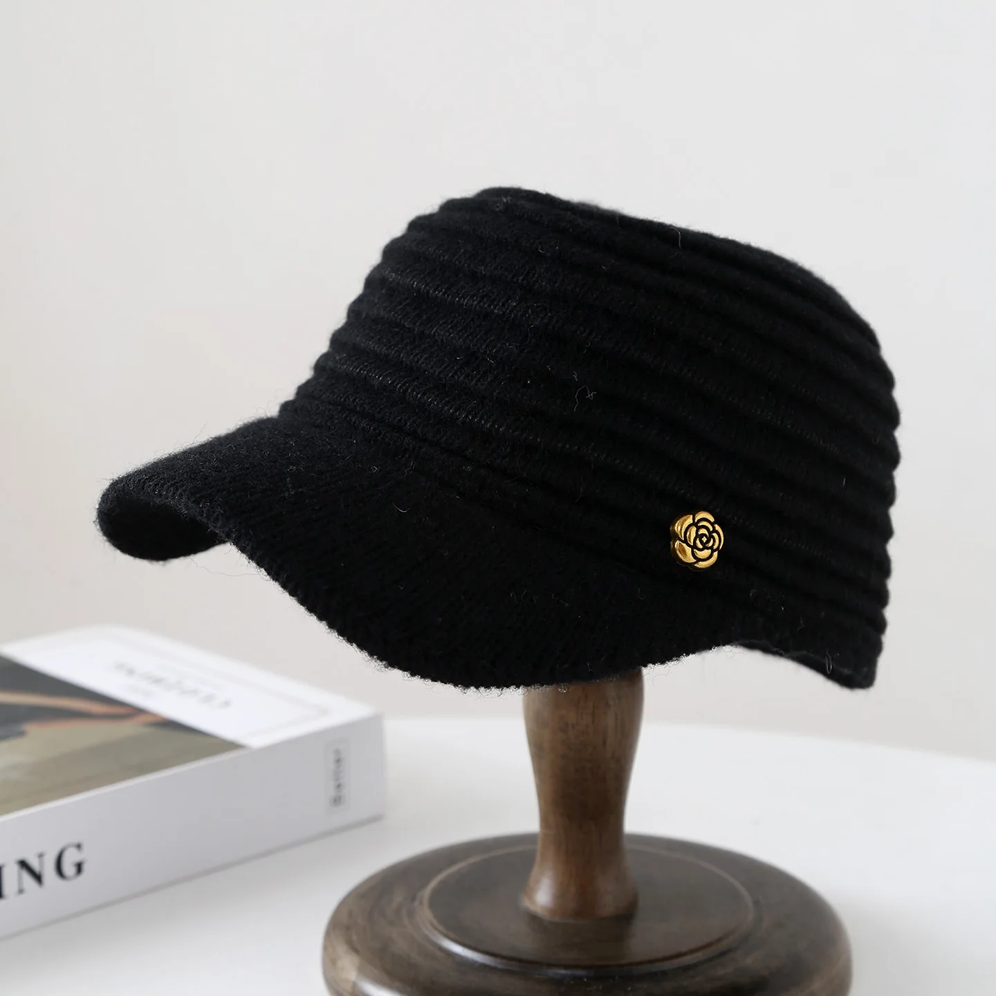 Autumn Winter Baseball Caps Women Vintage Metal Flower Label Knitted Keep Warm Women's Cap Casual New