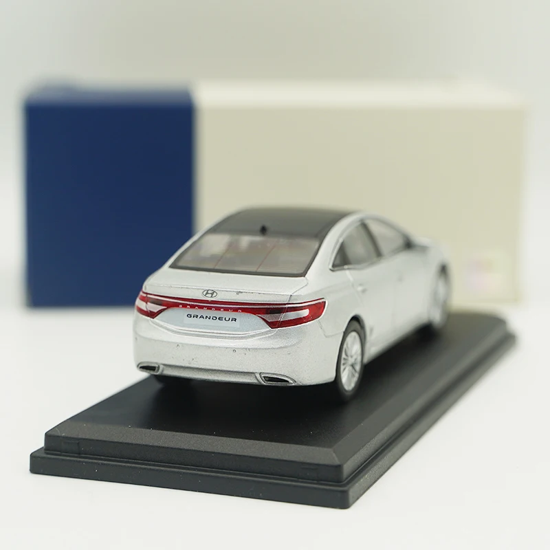 โมเดลรถเหล็กหล่อ HYUNDAI GRANDEUR สเกล 1/38 ของเล่นสะสม ของเล่นเด็ก พร้อมกล่องเดิม