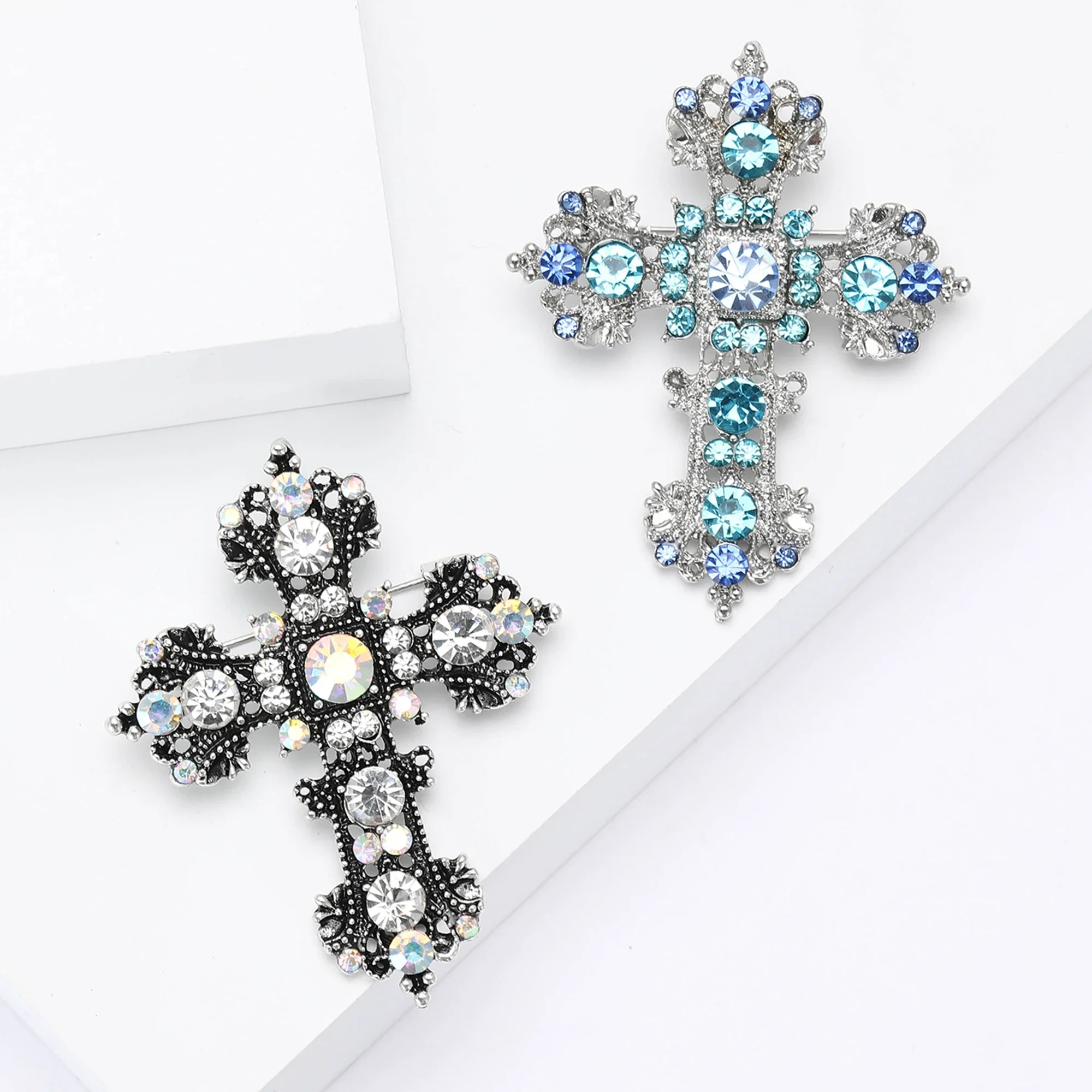 Luxury Rhinestone Cross Brooches for Women Unisex Court Style Pins 2-color Available Banquet Party Jewelry Accessories Gifts