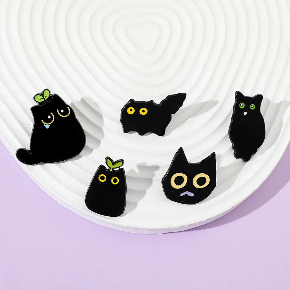 Hot Selling Cute Cartoon Luo Xiaohei Battle Memo Creative Little Black Cat Brooch Black Cat Long Grass Little Cat Tears Metal Ba