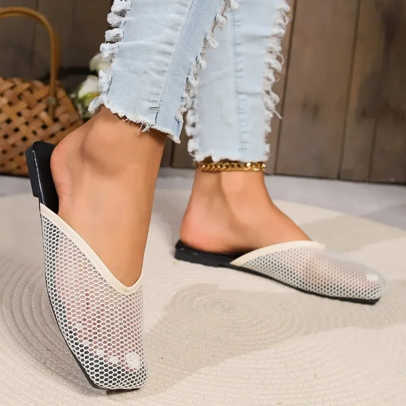 Zomer Hot Selling Vierkante Teen Platte Bodem Vrouwen Slippers Modieuze Holle Effen Kleur Lichtgewicht Veelzijdige Dames Slippers