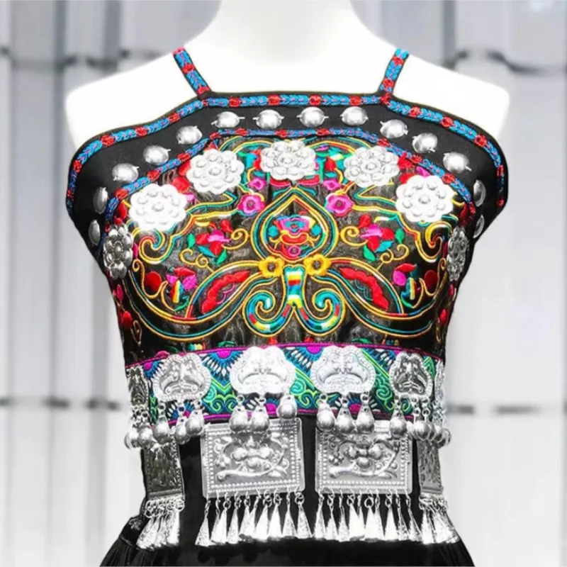 Chinese Retro Miao Ethnic Embroidered Belly Top for Women, Vintage Embroidery Sleeveless Vest Costume view 4
