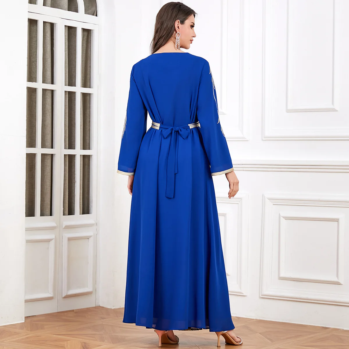 2025 Muslim Emberoidery Abayas for Women Elegant V-neck Long Sleeve Maxi Dress with Belted Lady Loose Party Gowns Islam Clothing