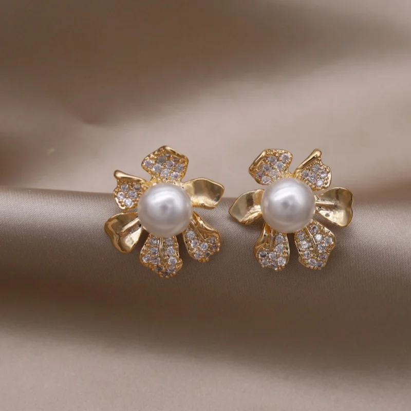 South Korea new design fashion 14K gold plated zircon flower pearl earrings elegant women's evening party accessories