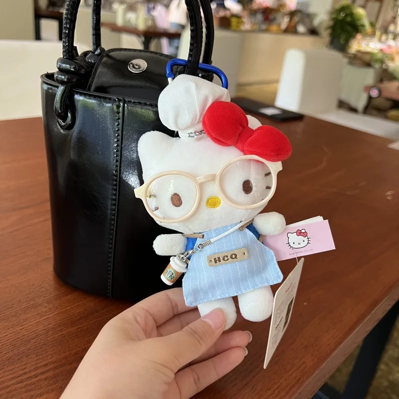 Süße Hello Kitty Kochmütze Schürze Glasse Serie Plüsch Rucksack Diy Anhänger Puppe für Mädchen Geschenk