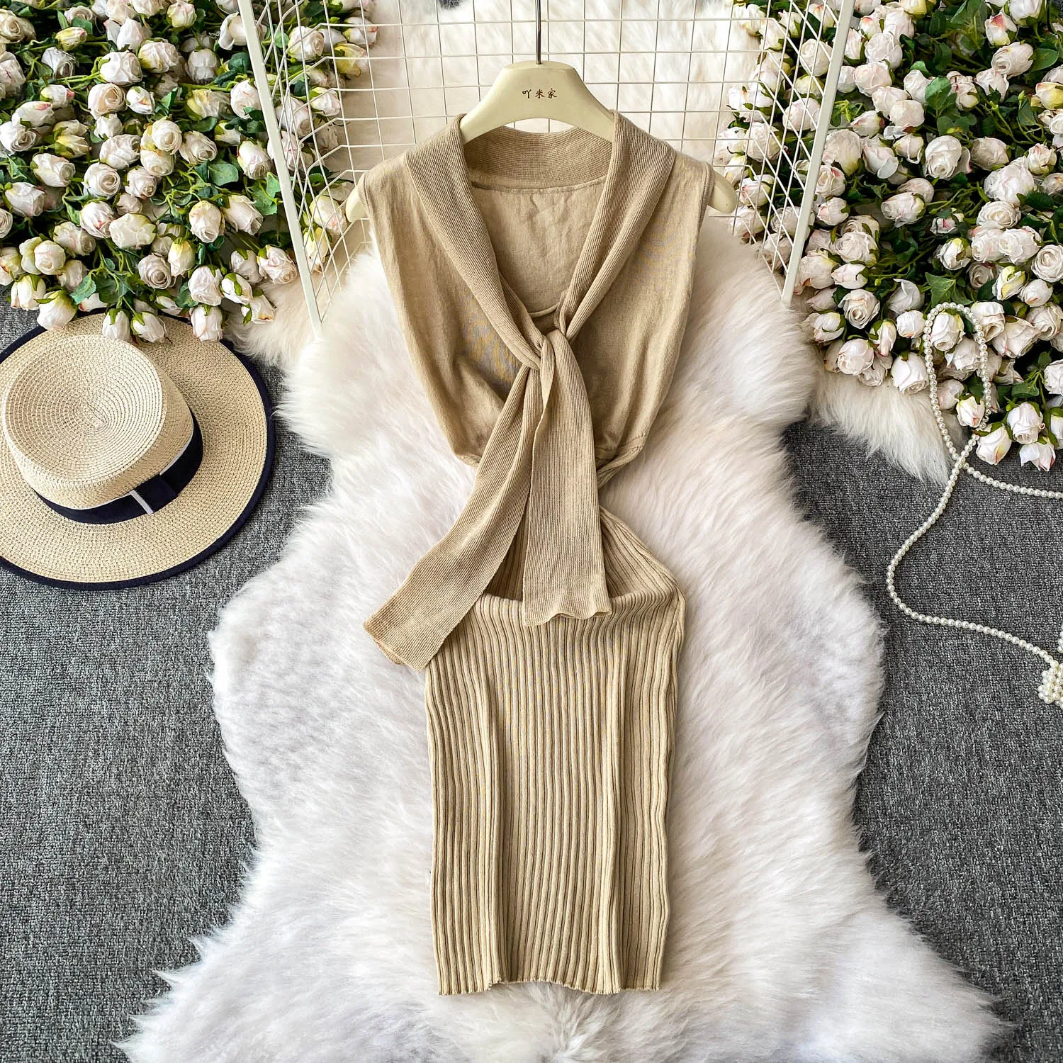 Mode Lässig Oansatz Ärmelloses Tank Gestrickte Kleid Kreuz Spitze-up Elastische Bodycon Einfarbig Mini Kleid 2026 Neue