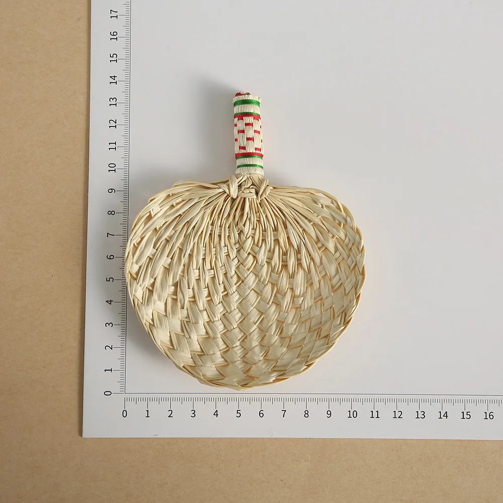 Handmade Retro Woven Leaf Fan Mini Size Chinese Style Handmade Fan Heart-shaped Woven Fan Summer Cooling