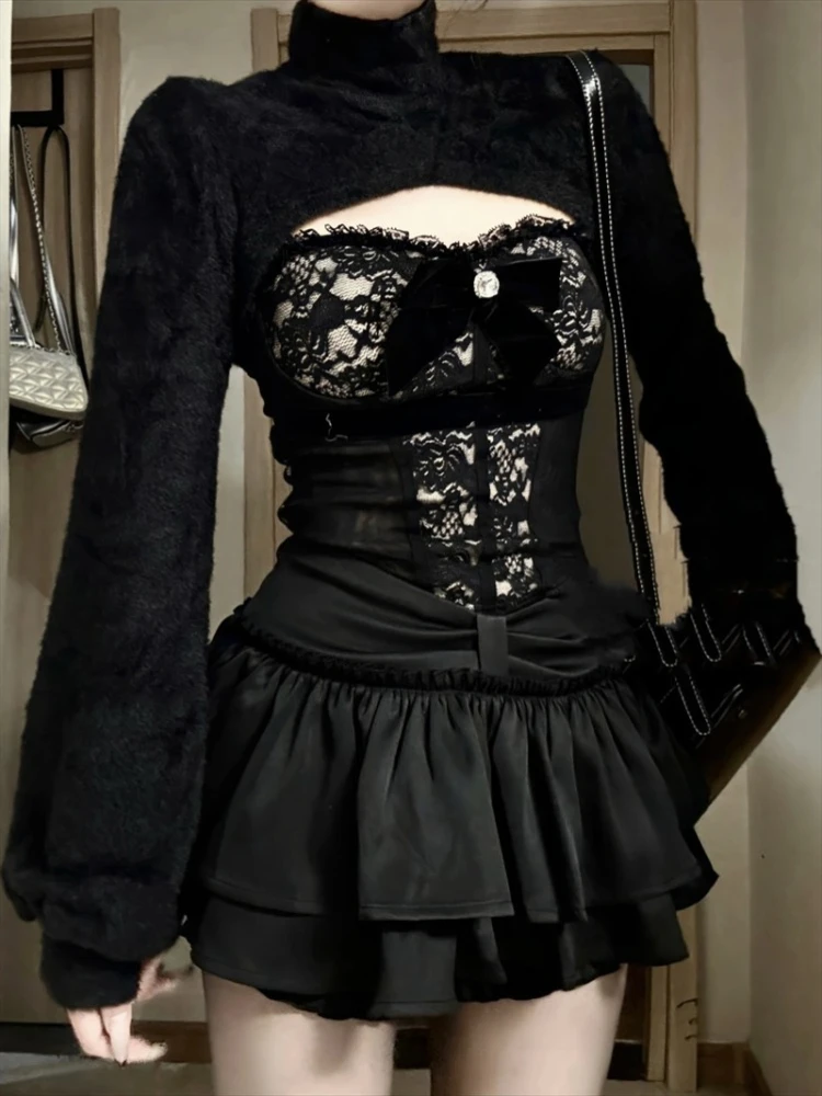 قميص قصير مرقع من الدانتيل بدون حمالات بلوزات نسائية سوداء Y2k + تنانير عتيقة على الطراز القوطي الشرير أطقم ملابس داكنة