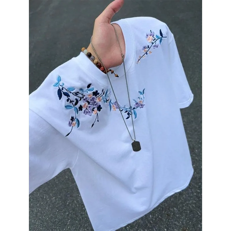 Summer Men's Lilac Flower Embroidery Short-Sleeved T-Shirt Fashion Casual Cool and Stylish