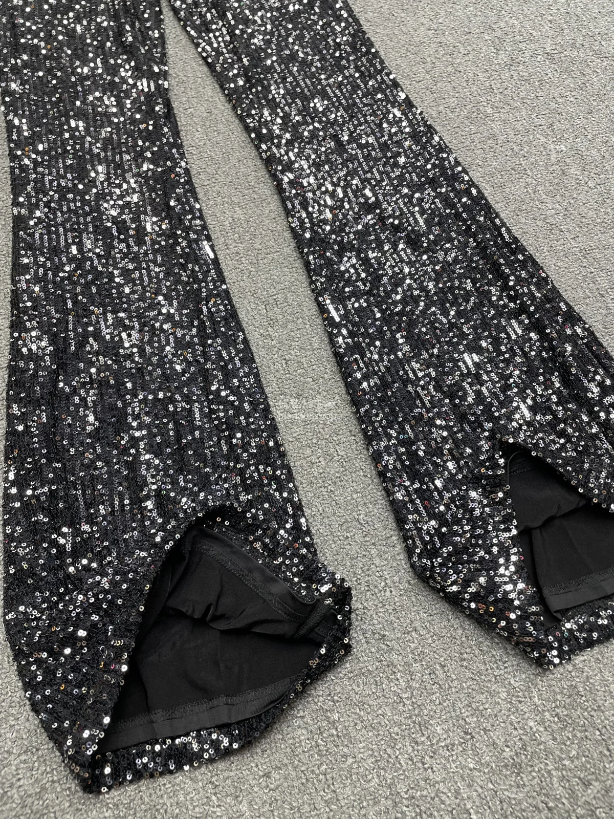 Odpowiedni na scenę crop top i spodnie z rozszerzanymi nogawkami, błyszczący, modny strój na festiwal muzyczny, styl hot girl, spódnica z wysokim stanem w kształcie litery A.