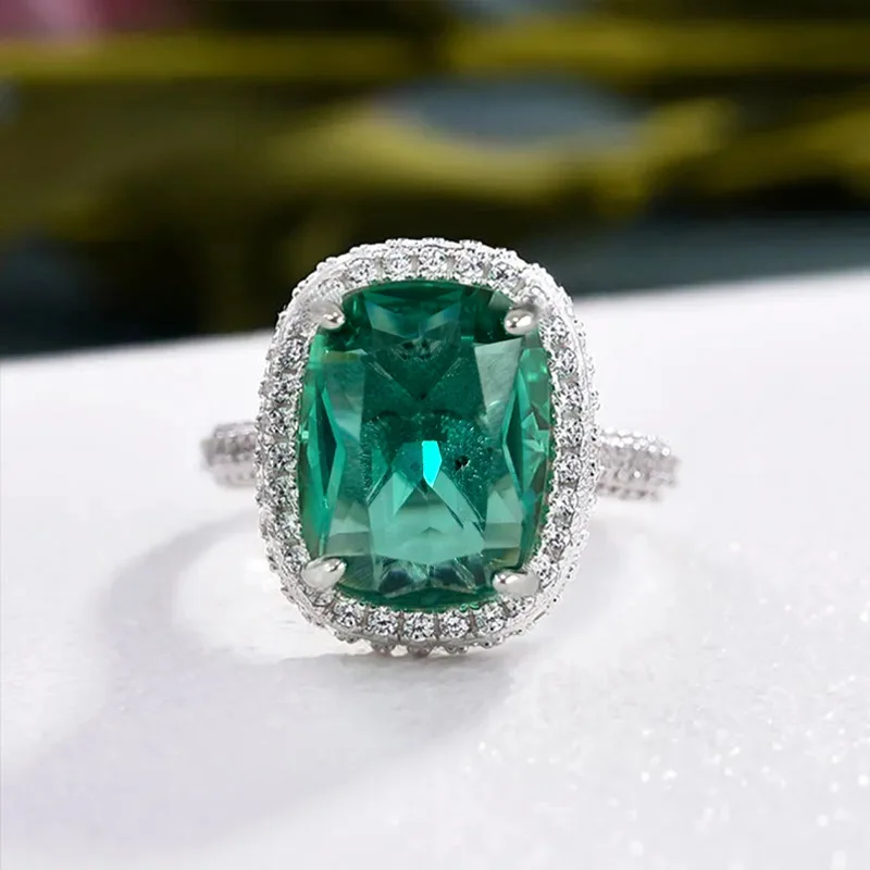 Charm Lady Lab Emerald Diamond Ring 925 Sterling Silver Party Wedding Band Rings for Women Bridal Engagement Jewelry Gift